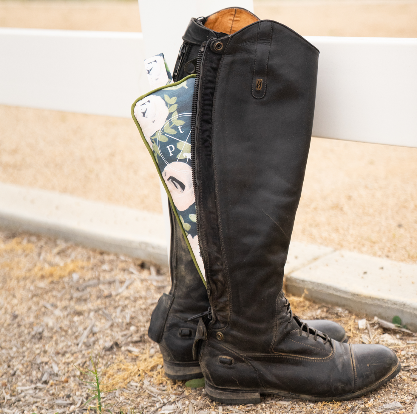 Chasing Fences - Riders Choice Supply Co